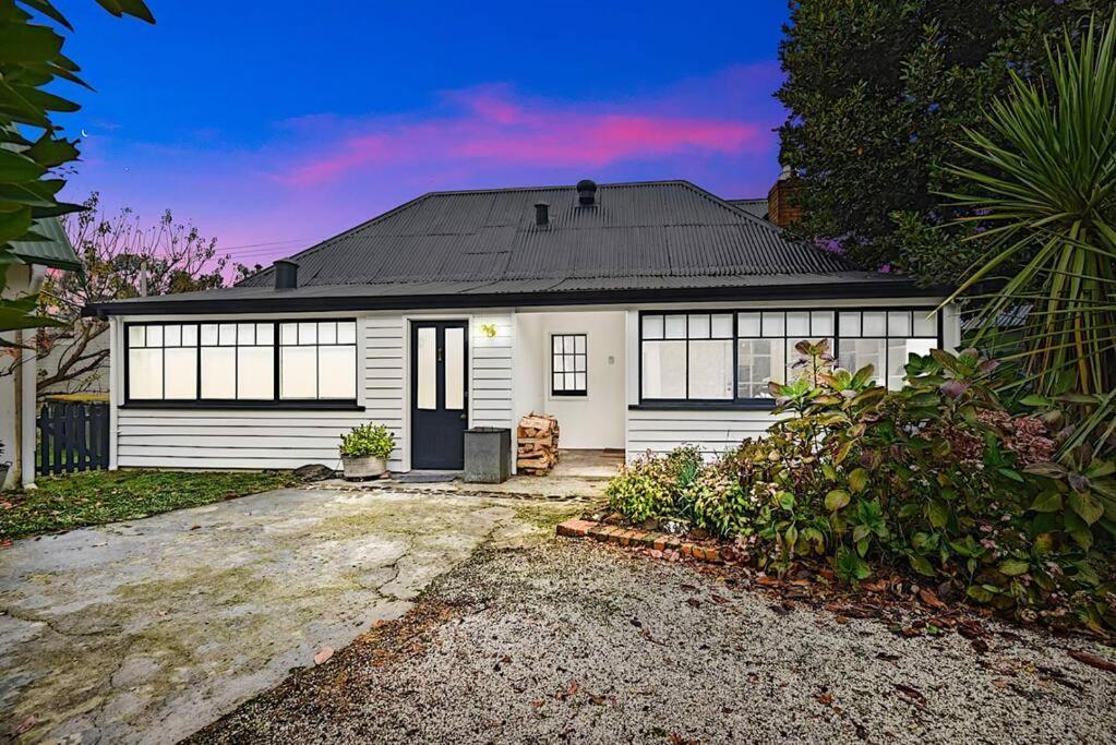 Blackwood Tree Cottage - Heritage Listed Property - Evandale! Екстер'єр фото