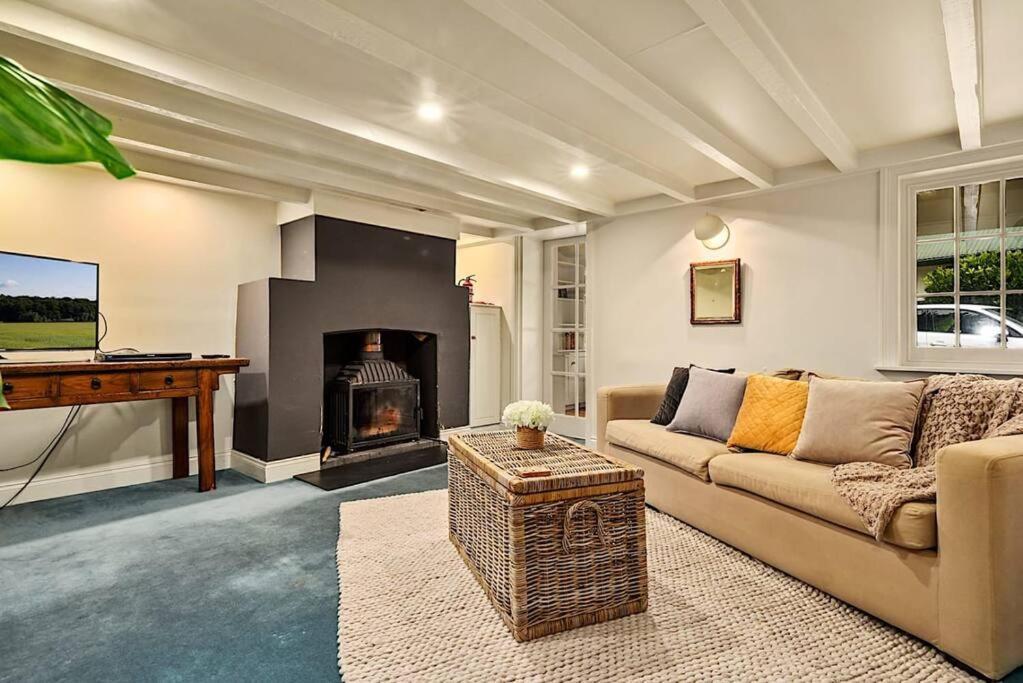 Blackwood Tree Cottage - Heritage Listed Property - Evandale! Екстер'єр фото